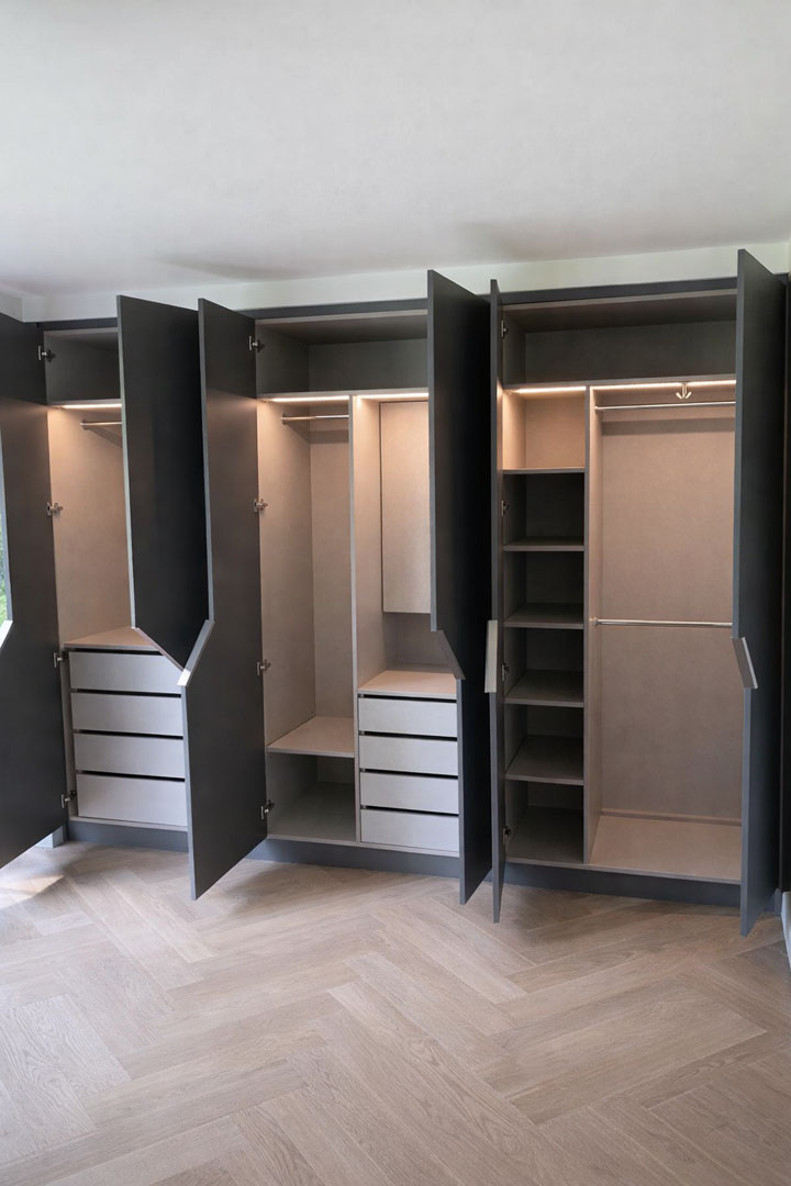 56709863-4576-4DE0-A5F7-5239A931B179